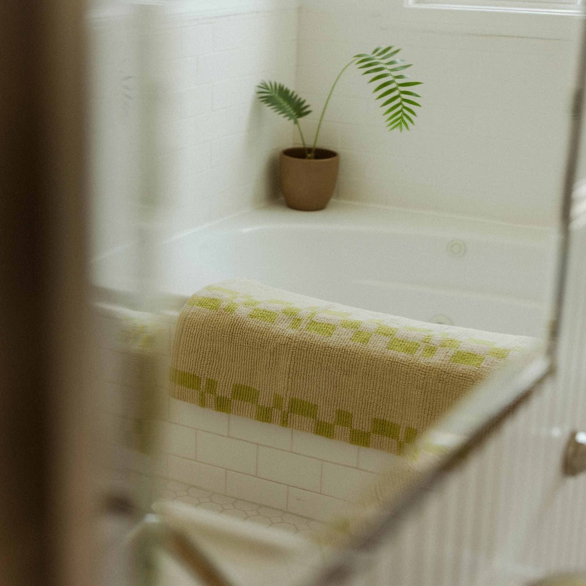 Alina Kitchen Mat - Lime / Ecru