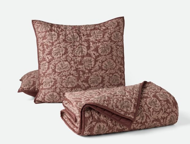 Robles Handstitched Quilt Set